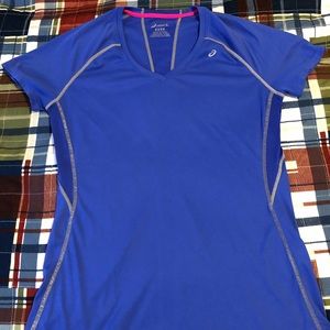 BASICS workout shirt Medium